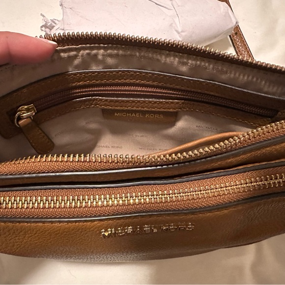 MICHAEL KORS
Leather Trimmed Crossbody Bag - Picture 8 of 11